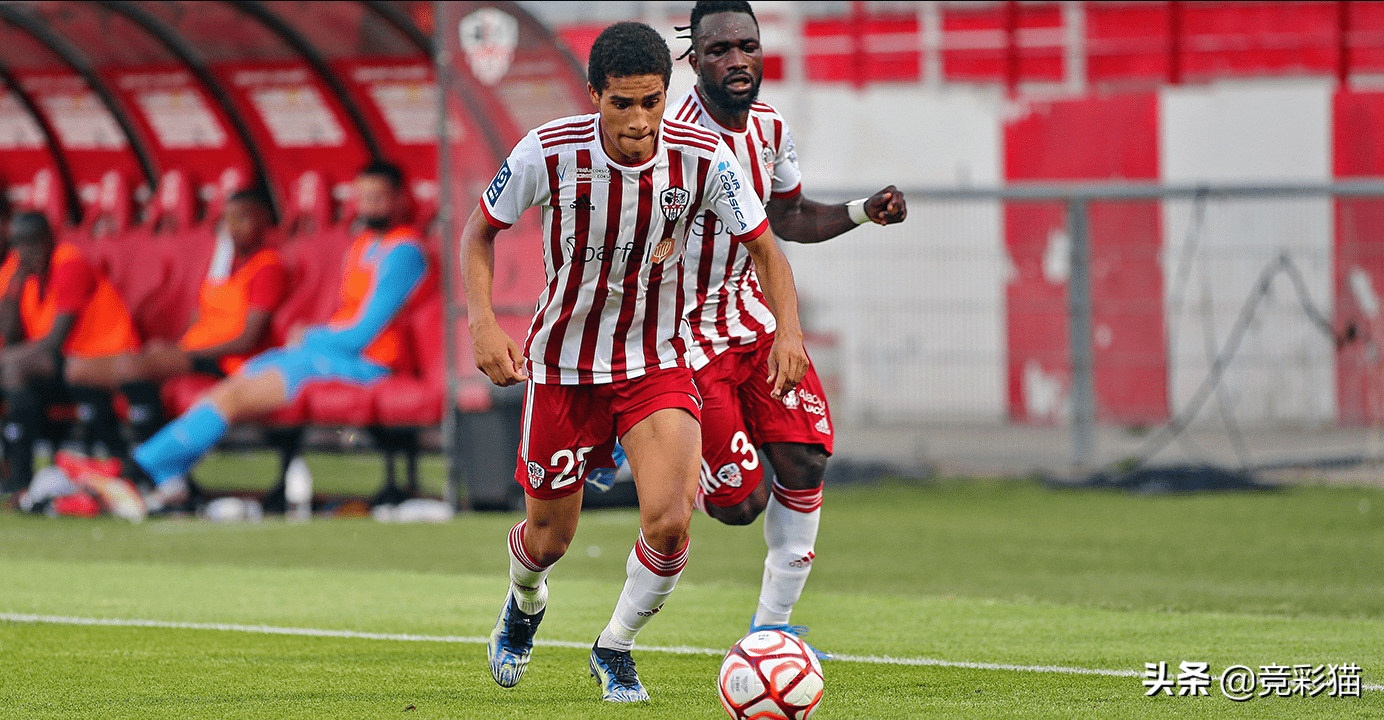 阿雅克肖球队主场取胜,反超积分榜,掌声雷动 阿雅克肖球队主场取胜,反超积分榜,掌声雷动