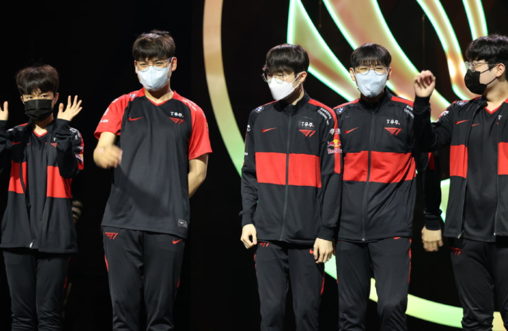 TL翻盘T1,Oner线上压制力十足焦点之战八强赛,点燃全场激情 TL翻盘T1,Oner线上压制力十足焦点之战八强赛,点燃全场激情