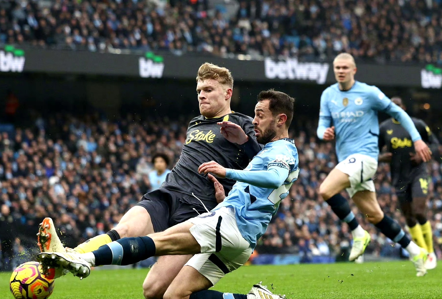 埃弗顿前锋状态回暖,频频破门,全场震撼的简单介绍 埃弗顿前锋状态回暖,频频破门,全场震撼的简单介绍