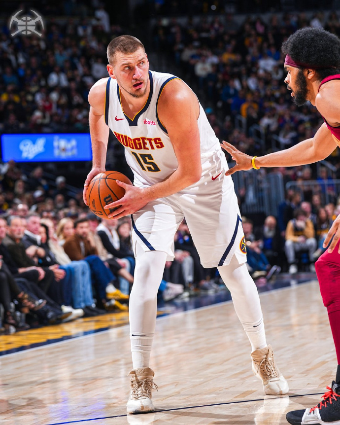 雄鹿横扫骑士，约基奇高光表现