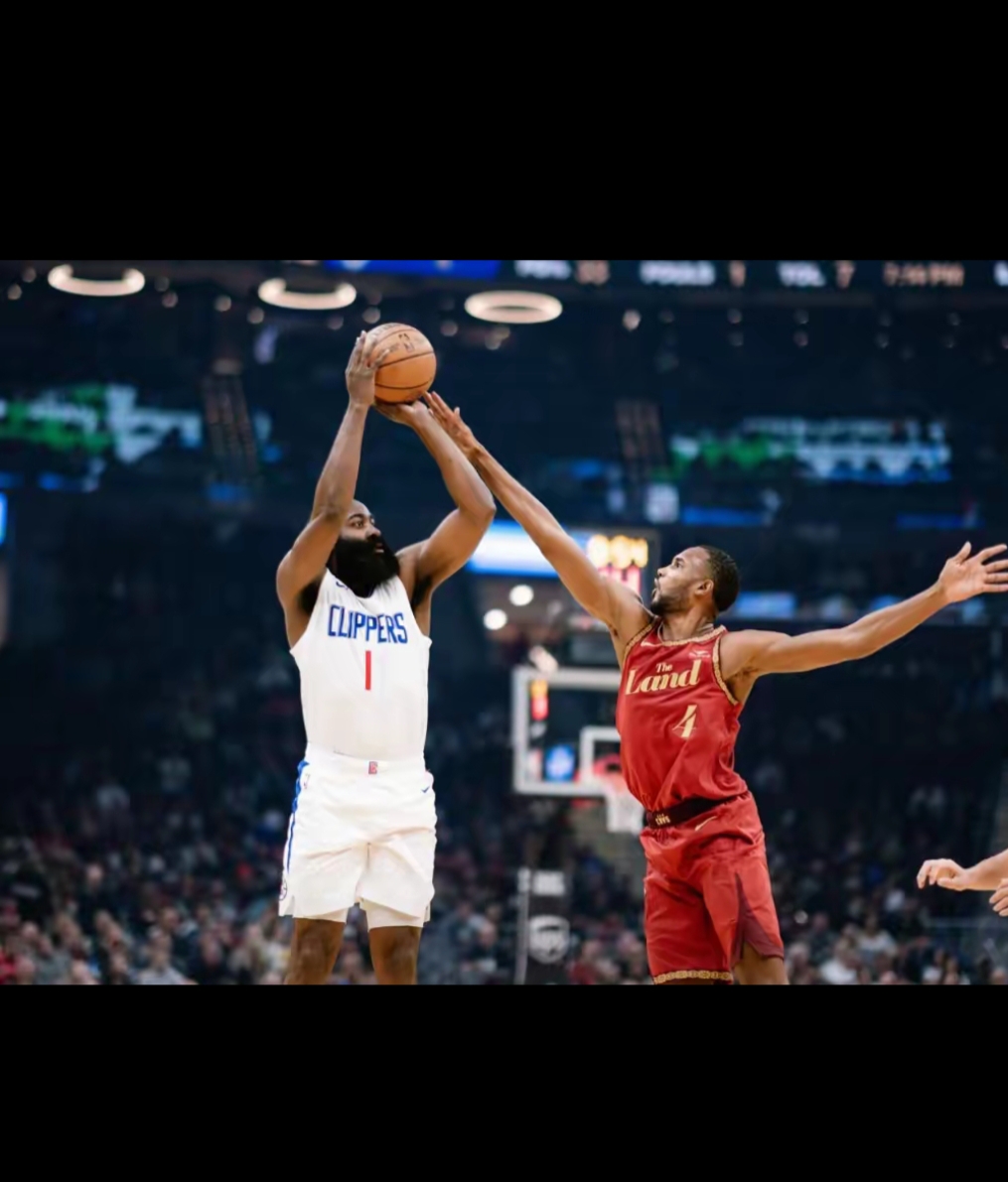 凯尔特人逆转76人，麦科勒姆关键制胜的简单介绍