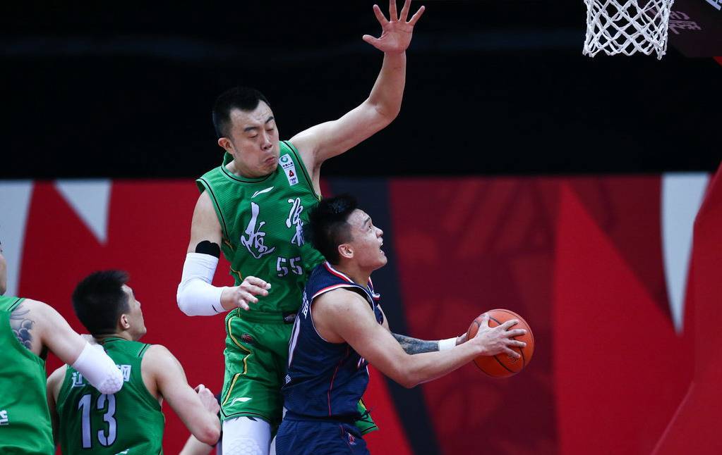 凯尔特人险胜深圳队，张镇麟关键制胜