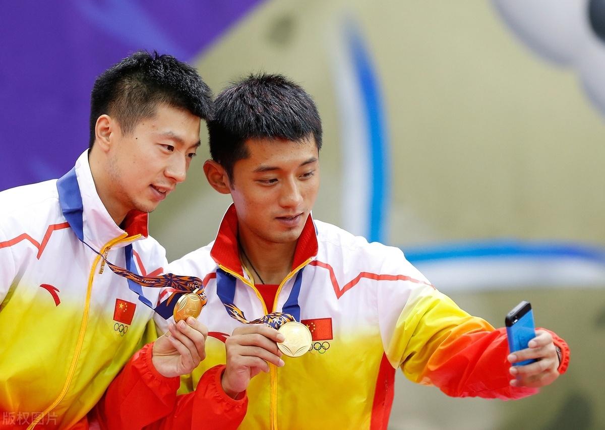 中国队横扫英格兰队，张继科高光表现