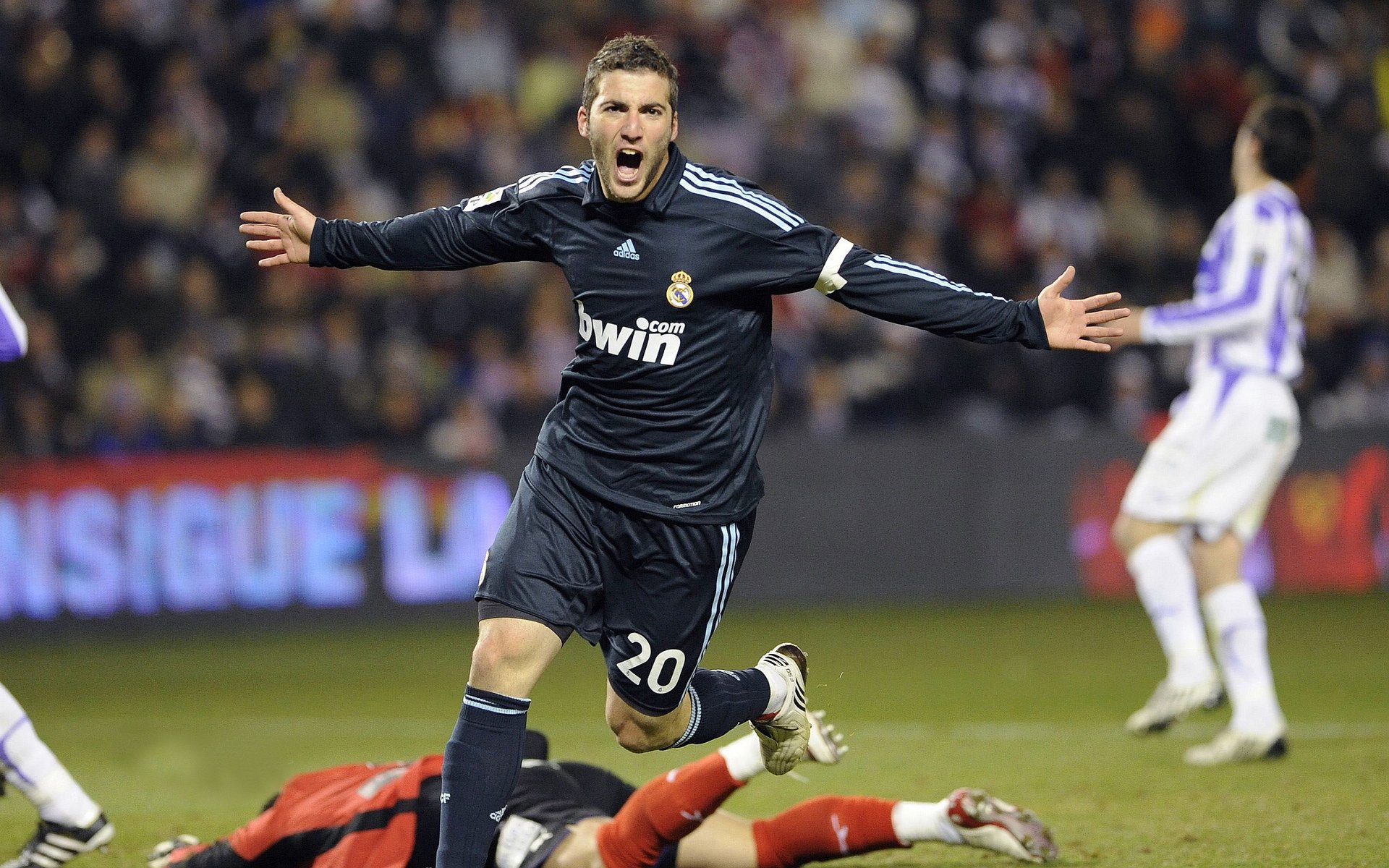 惊天逆转！热火狂胜浙江队，爱德华兹独揽MVP